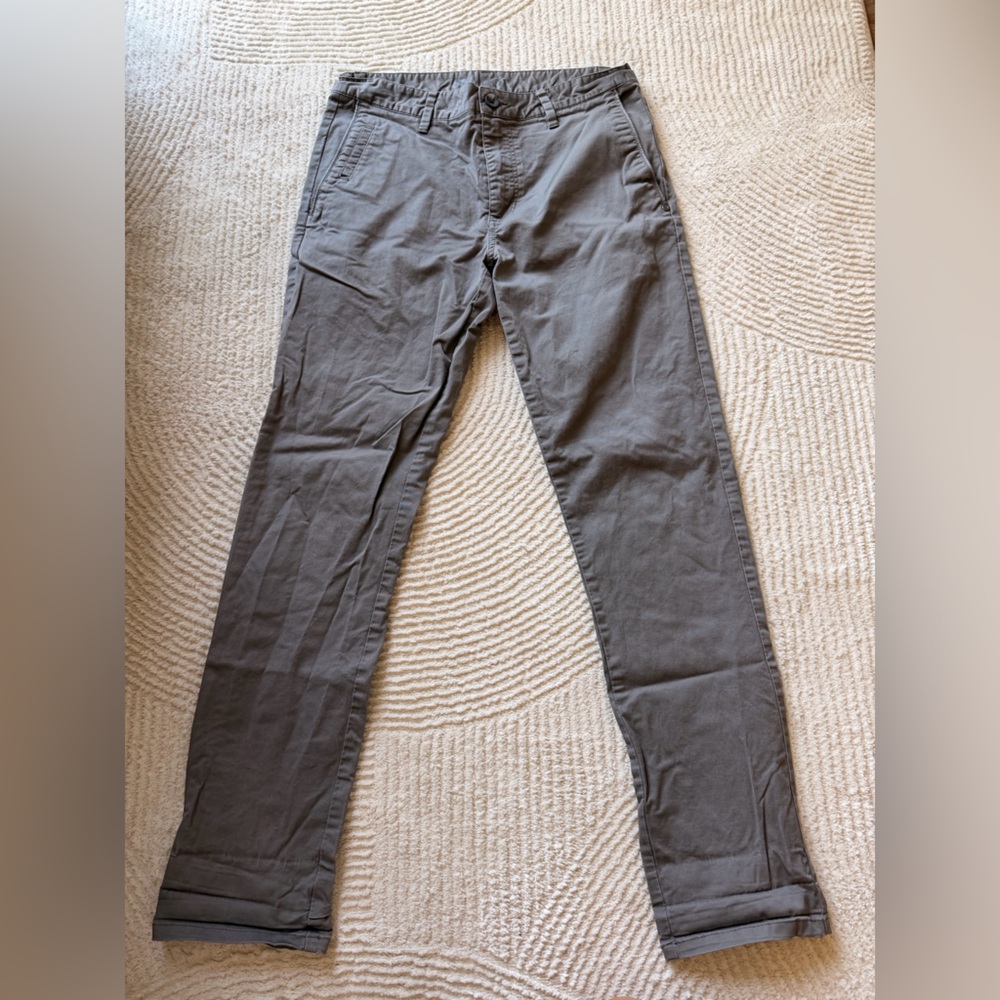 Vuori Men's Gray Chinos